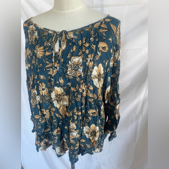 Suzanne Betro Tops - Floral Teal and Beige Women's Top 3X Suzanne Betro